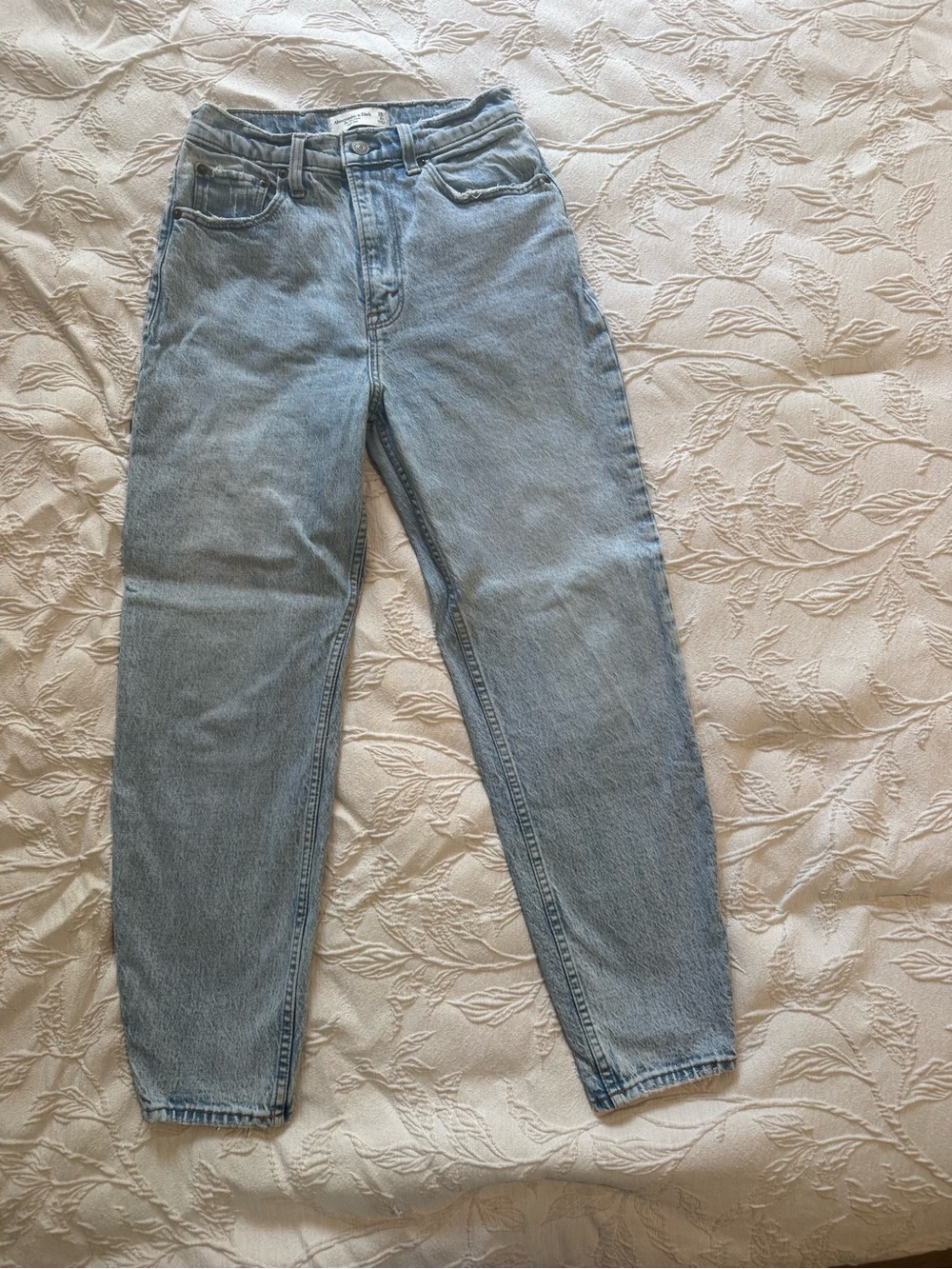 Abercrombie & Fitch Light Blue  Jeans The 80’s Mom High Rise